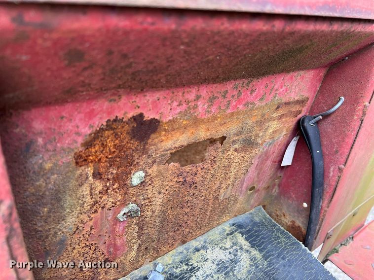 image for item NI9092 International 444  tractor