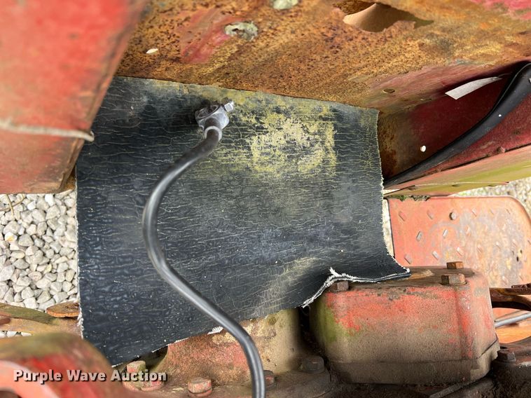 image for item NI9092 International 444  tractor