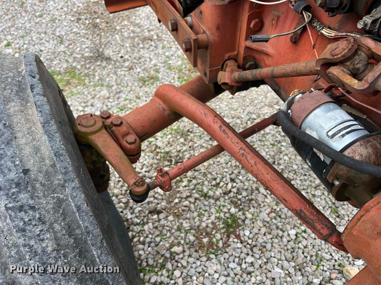 image for item NI9092 International 444  tractor