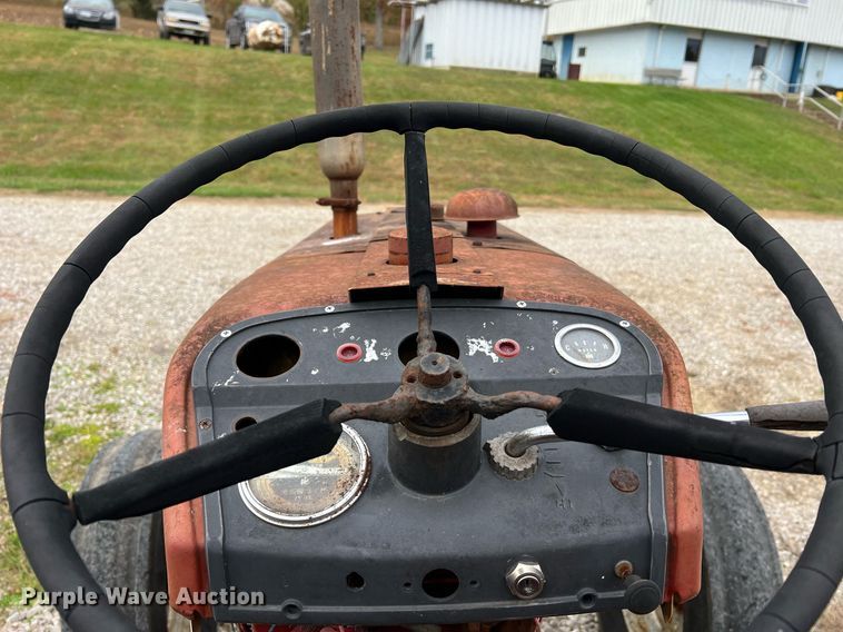 image for item NI9092 International 444  tractor