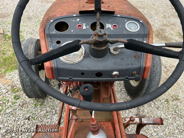 image for item NI9092 International 444  tractor