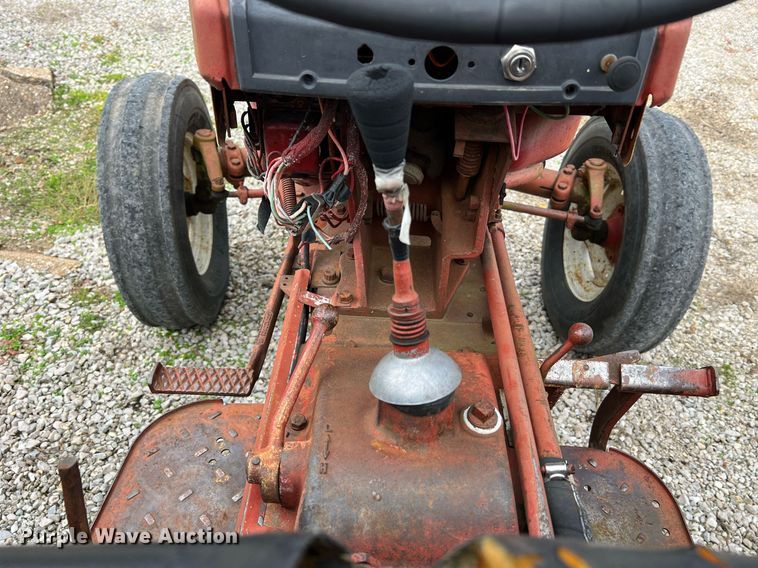 image for item NI9092 International 444  tractor