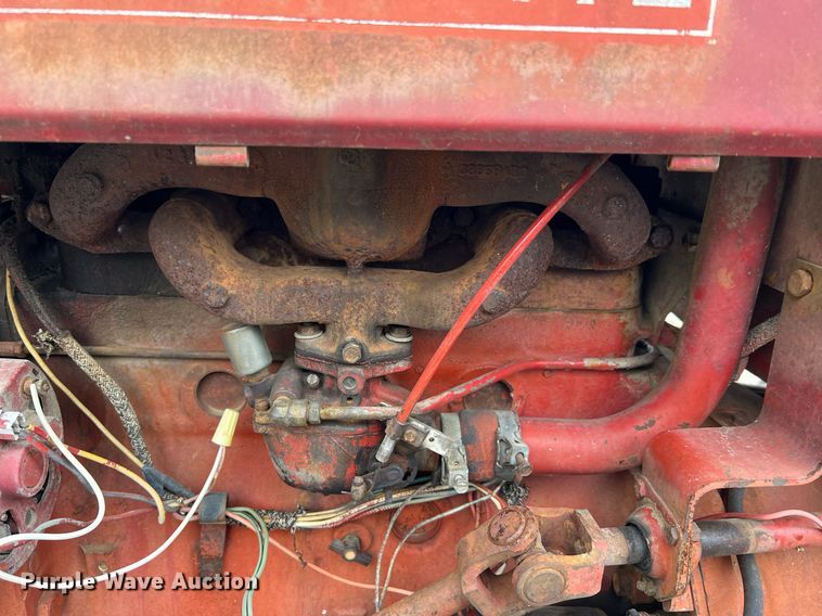 image for item NI9092 International 444  tractor