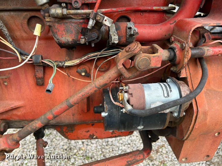 image for item NI9092 International 444  tractor