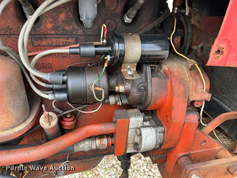 image for item NI9092 International 444  tractor