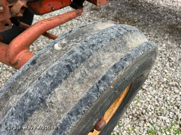 image for item NI9092 International 444  tractor