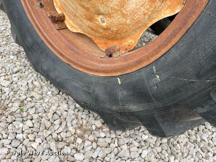 image for item NI9092 International 444  tractor