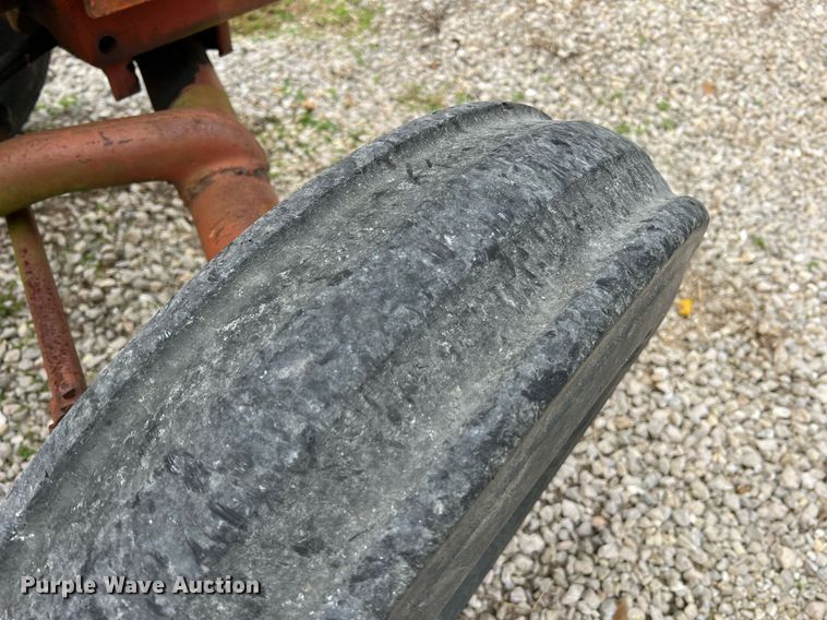 image for item NI9092 International 444  tractor