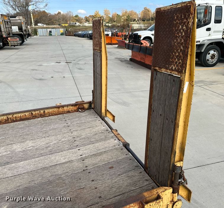 image for item NL9113 1995 Cronkhite 4700A utility trailer