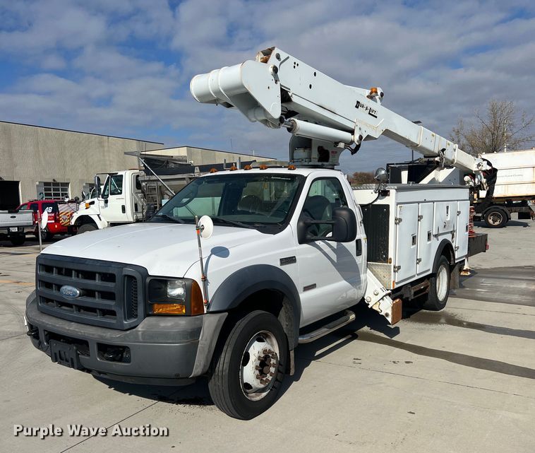 image for item NL9115 2006 Ford F550 Super Duty XL  bucket truck