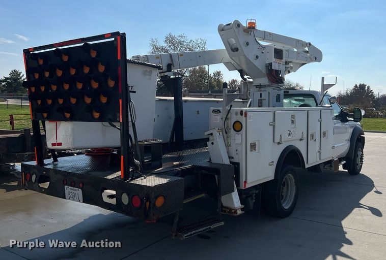 image for item NL9115 2006 Ford F550 Super Duty XL  bucket truck