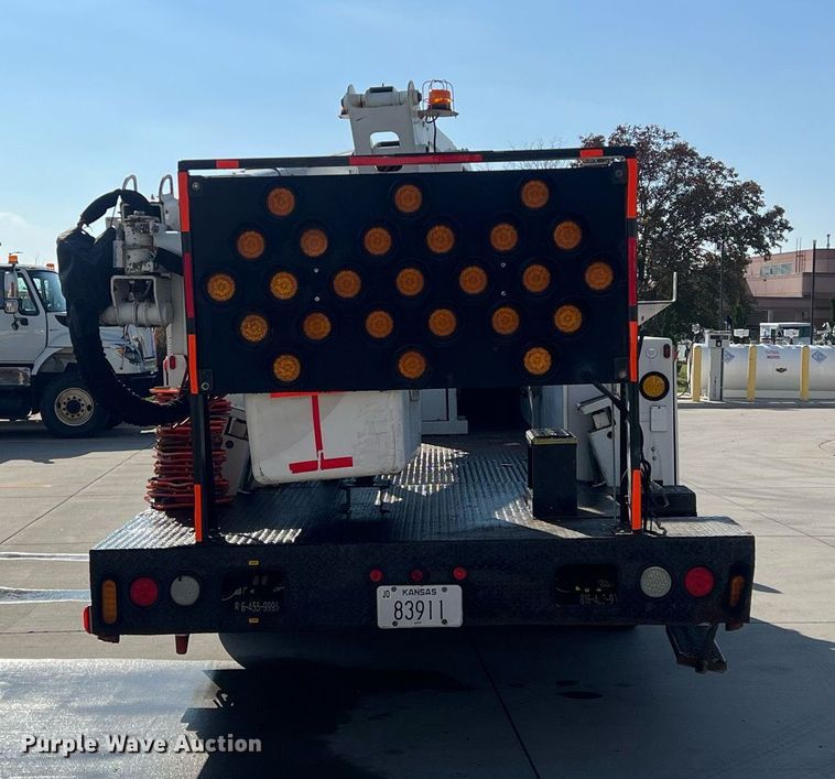 image for item NL9115 2006 Ford F550 Super Duty XL  bucket truck