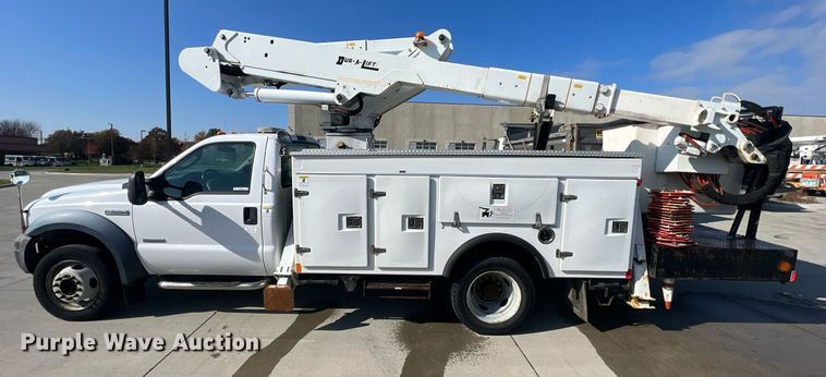 image for item NL9115 2006 Ford F550 Super Duty XL  bucket truck