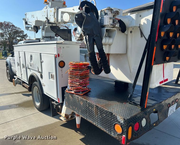 image for item NL9115 2006 Ford F550 Super Duty XL  bucket truck