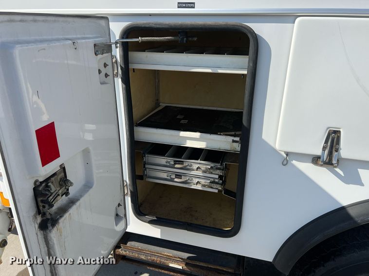 image for item NL9115 2006 Ford F550 Super Duty XL  bucket truck