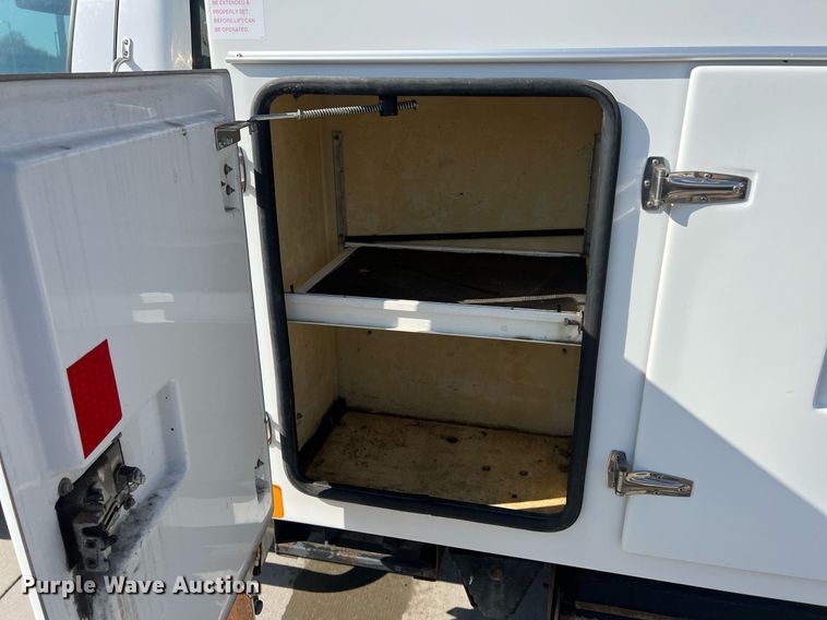 image for item NL9115 2006 Ford F550 Super Duty XL  bucket truck