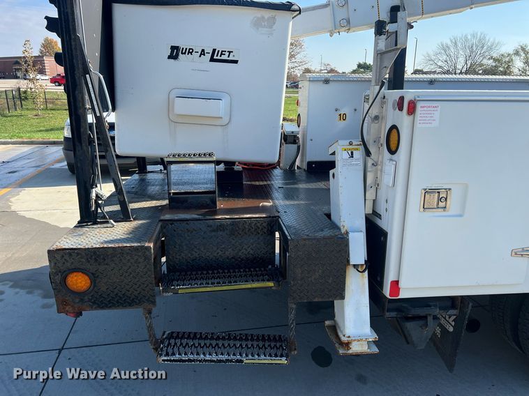 image for item NL9115 2006 Ford F550 Super Duty XL  bucket truck