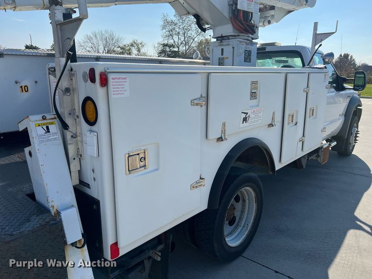 image for item NL9115 2006 Ford F550 Super Duty XL  bucket truck