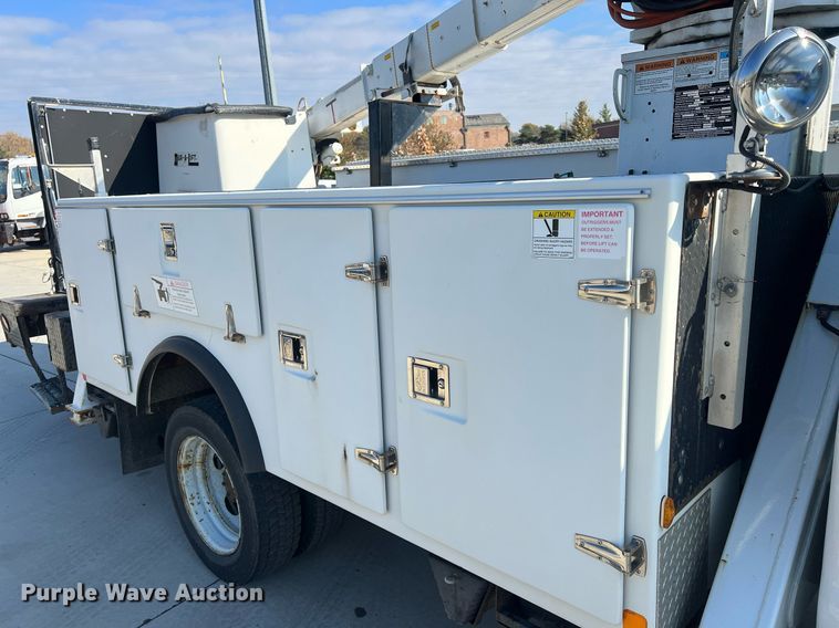 image for item NL9115 2006 Ford F550 Super Duty XL  bucket truck