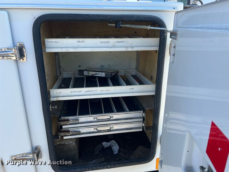 image for item NL9115 2006 Ford F550 Super Duty XL  bucket truck