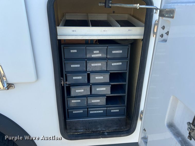 image for item NL9115 2006 Ford F550 Super Duty XL  bucket truck