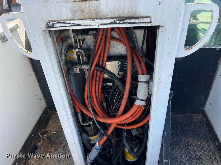 image for item NL9115 2006 Ford F550 Super Duty XL  bucket truck