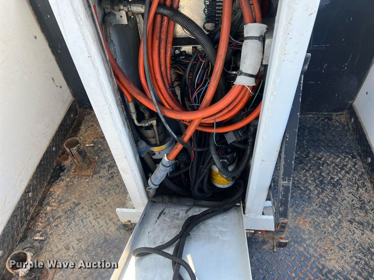 image for item NL9115 2006 Ford F550 Super Duty XL  bucket truck