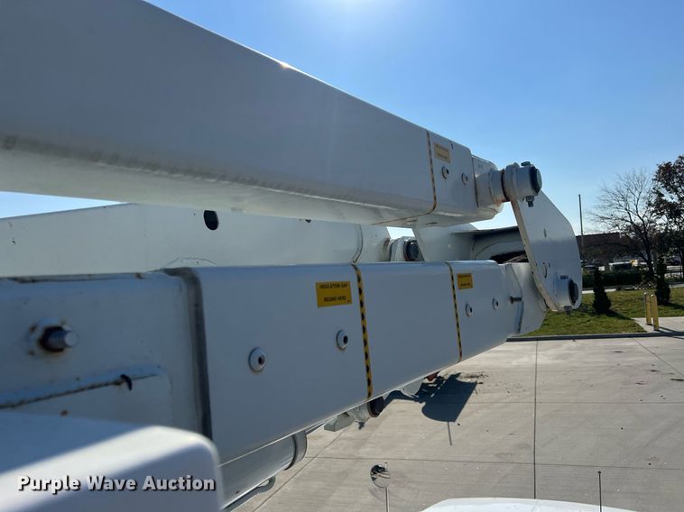 image for item NL9115 2006 Ford F550 Super Duty XL  bucket truck