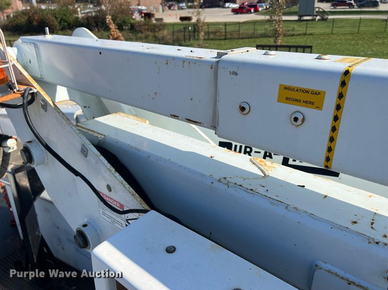 image for item NL9115 2006 Ford F550 Super Duty XL  bucket truck