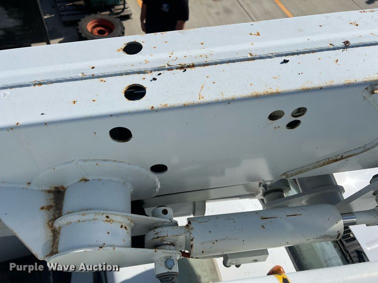 image for item NL9115 2006 Ford F550 Super Duty XL  bucket truck