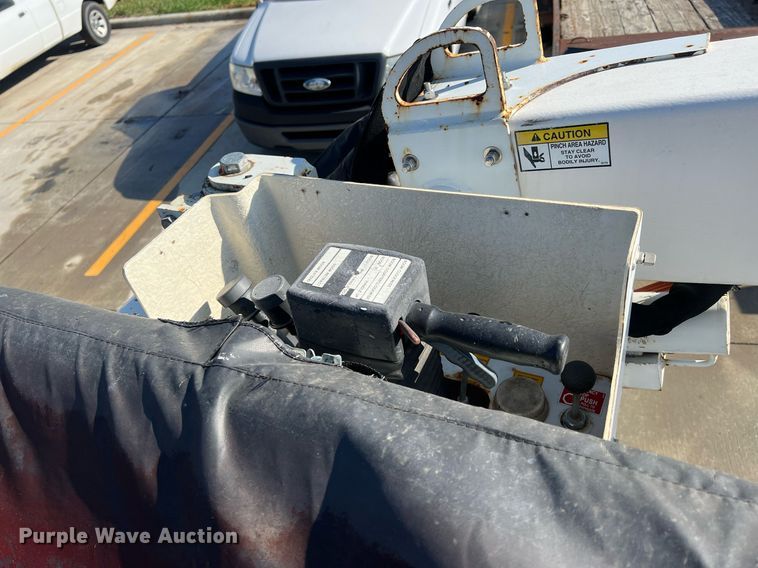 image for item NL9115 2006 Ford F550 Super Duty XL  bucket truck