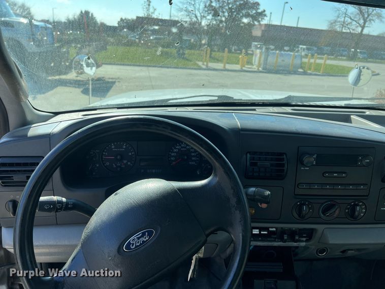 image for item NL9115 2006 Ford F550 Super Duty XL  bucket truck