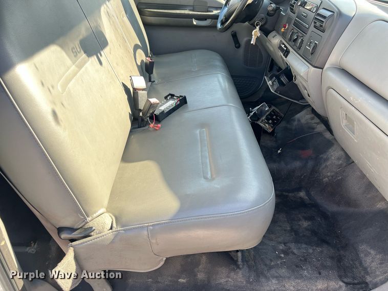 image for item NL9115 2006 Ford F550 Super Duty XL  bucket truck