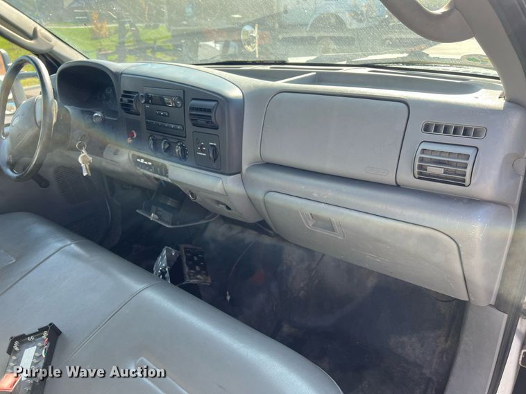 image for item NL9115 2006 Ford F550 Super Duty XL  bucket truck