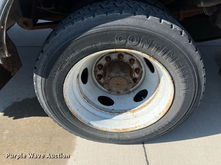 image for item NL9115 2006 Ford F550 Super Duty XL  bucket truck