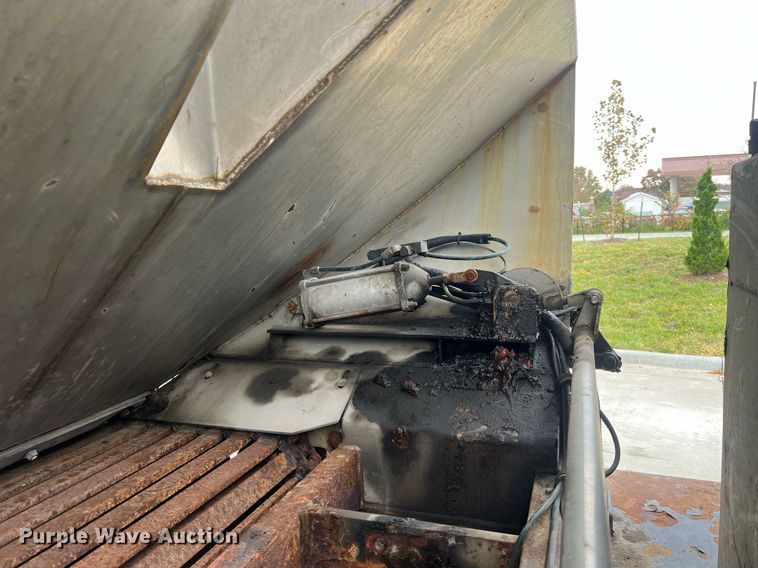 image for item NL9118 2011 International WorkStar 7300  dump truck