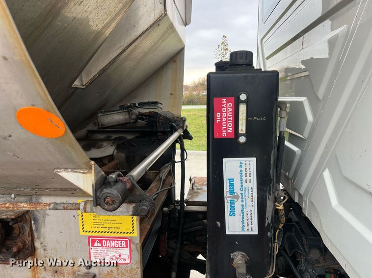 image for item NL9118 2011 International WorkStar 7300  dump truck