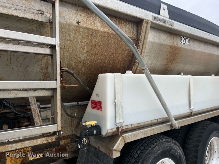 image for item NL9118 2011 International WorkStar 7300  dump truck