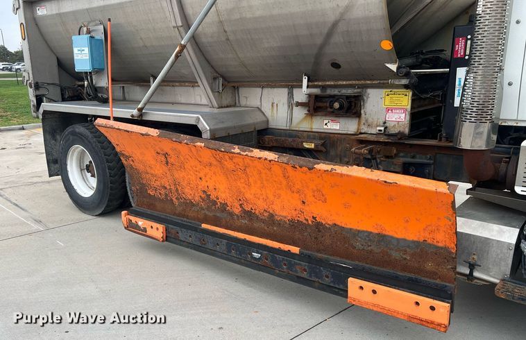 image for item NL9118 2011 International WorkStar 7300  dump truck