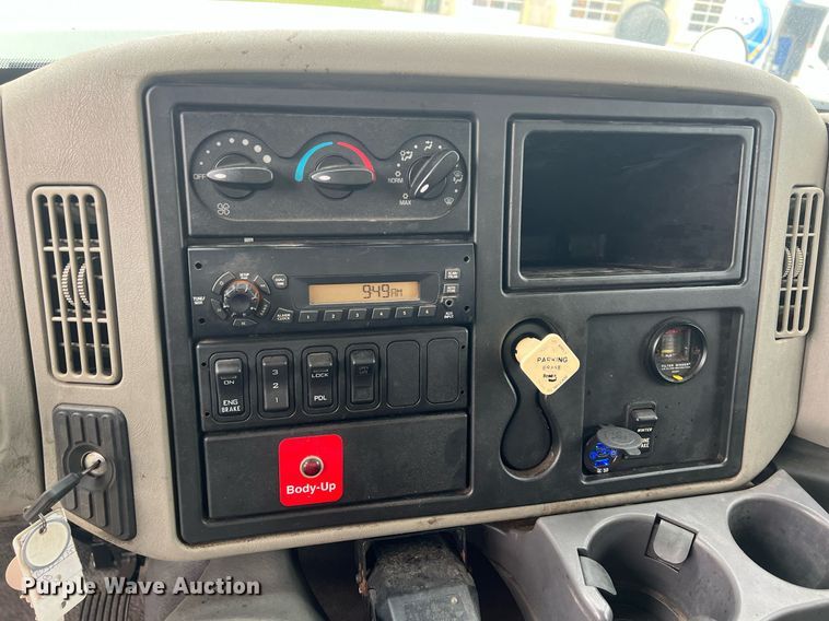 image for item NL9118 2011 International WorkStar 7300  dump truck