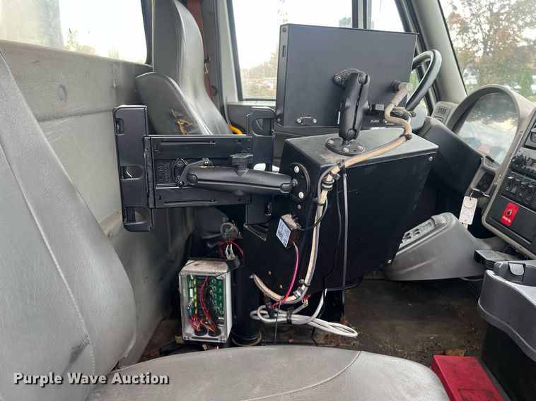 image for item NL9118 2011 International WorkStar 7300  dump truck