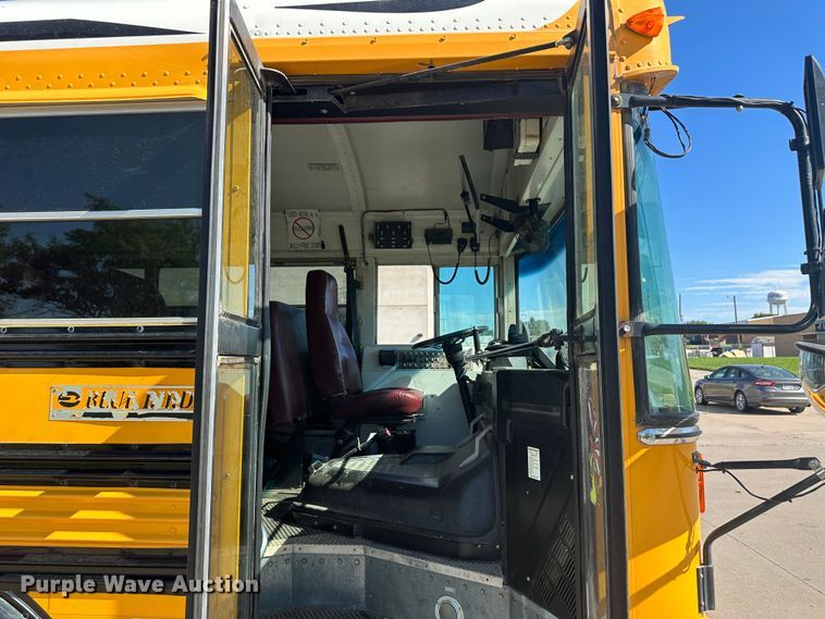 image for item NM9364 2000 Blue Bird  TC2000  school bus