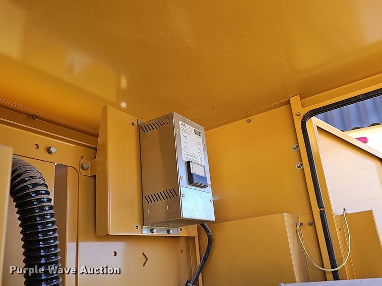 image for item NP9035 2006 Caterpillar D25-4  generator