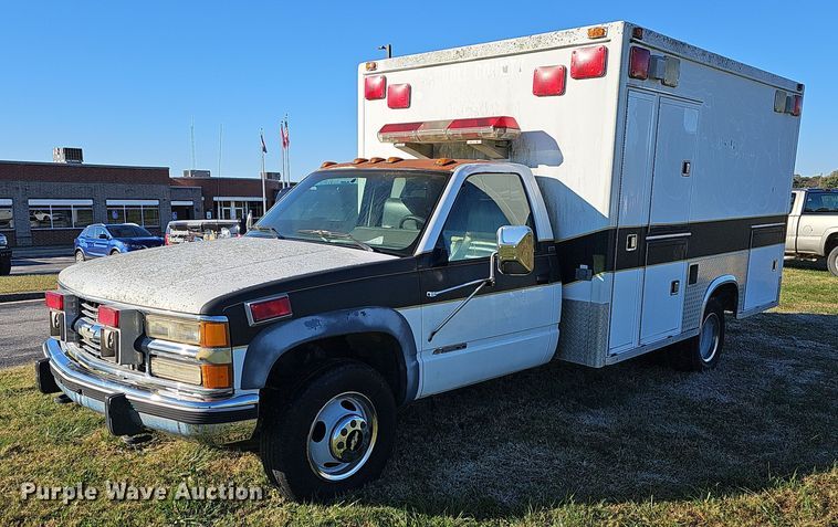 image for item NP9064 1994 Chevrolet 3500  ambulance