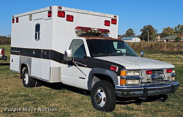 image for item NP9064 1994 Chevrolet 3500  ambulance