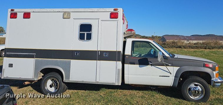 image for item NP9064 1994 Chevrolet 3500  ambulance