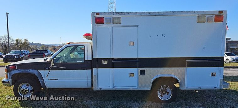 image for item NP9064 1994 Chevrolet 3500  ambulance