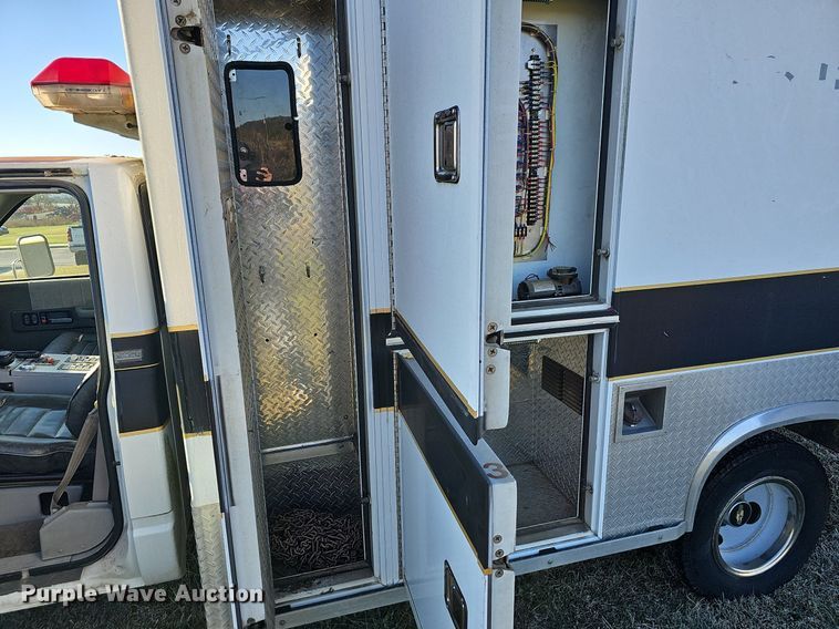 image for item NP9064 1994 Chevrolet 3500  ambulance