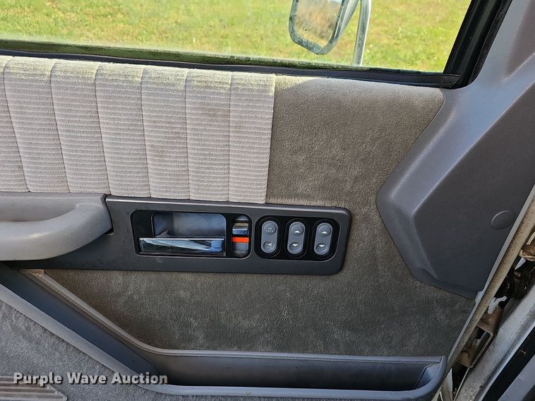 image for item NP9064 1994 Chevrolet 3500  ambulance