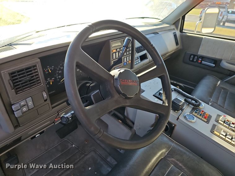 image for item NP9064 1994 Chevrolet 3500  ambulance
